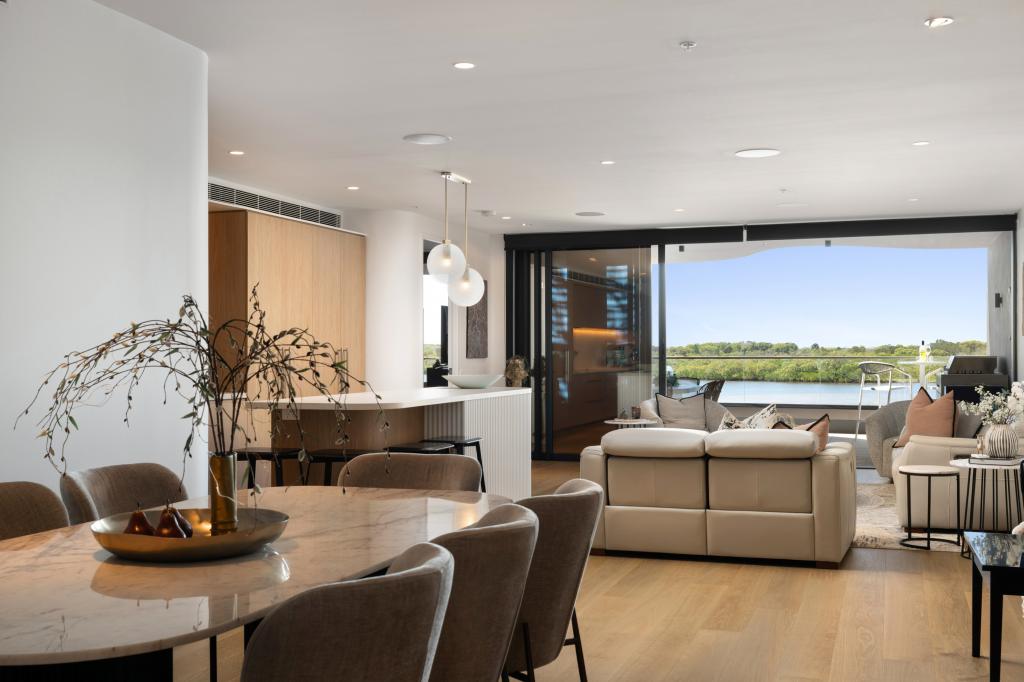 202/88 Duporth Ave, Maroochydore, QLD 4558