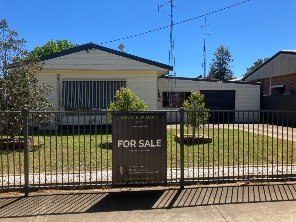 25 Green St, Lockhart, NSW 2656