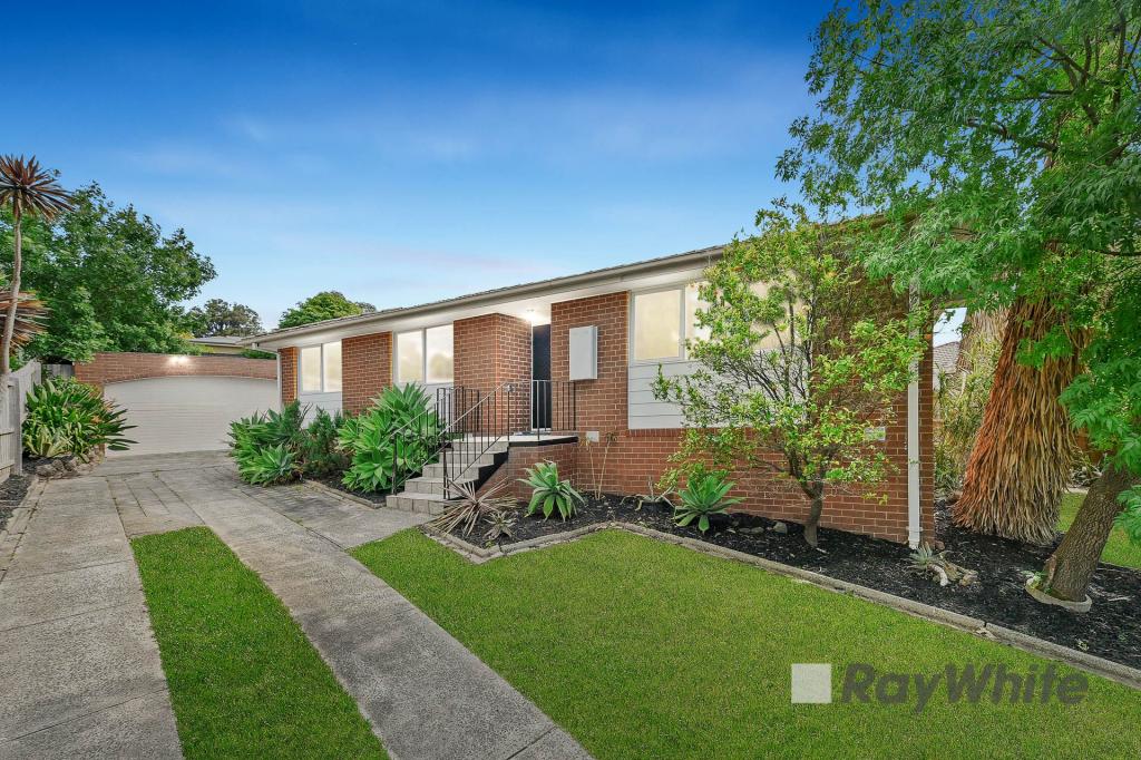 17 Aaran Cl, Endeavour Hills, VIC 3802