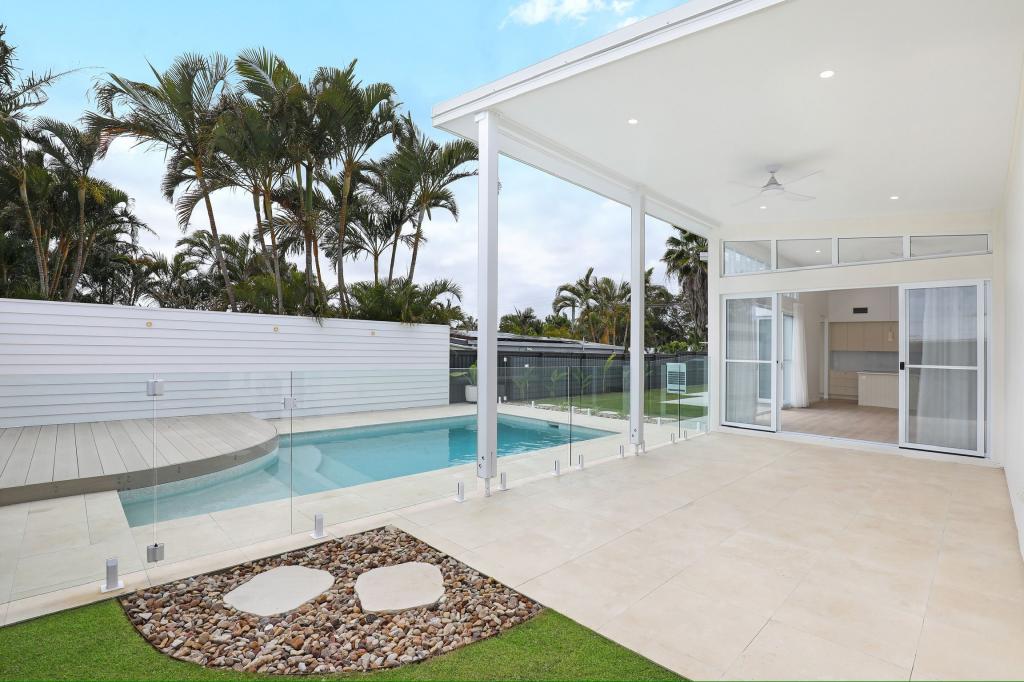 24 Dame Patti Dr, Sunrise Beach, QLD 4567