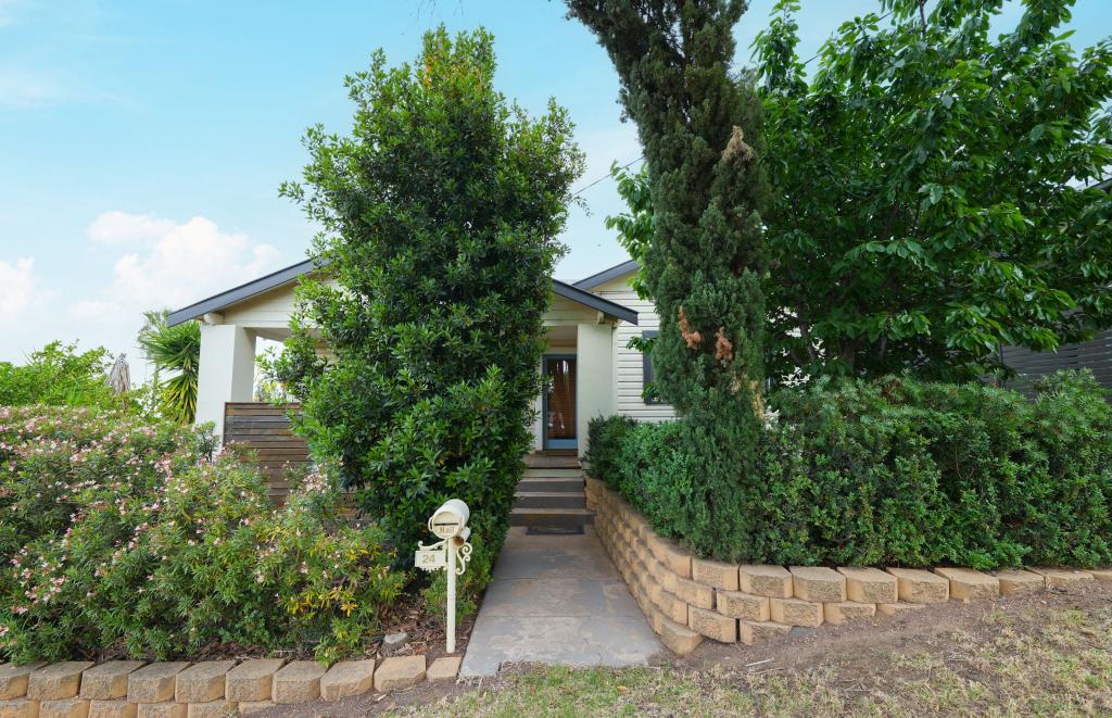 24 High St, Parkes, NSW 2870
