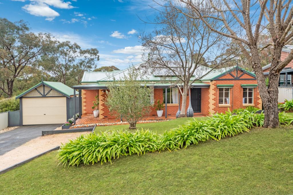 4 Lowe St, Kangaroo Flat, VIC 3555