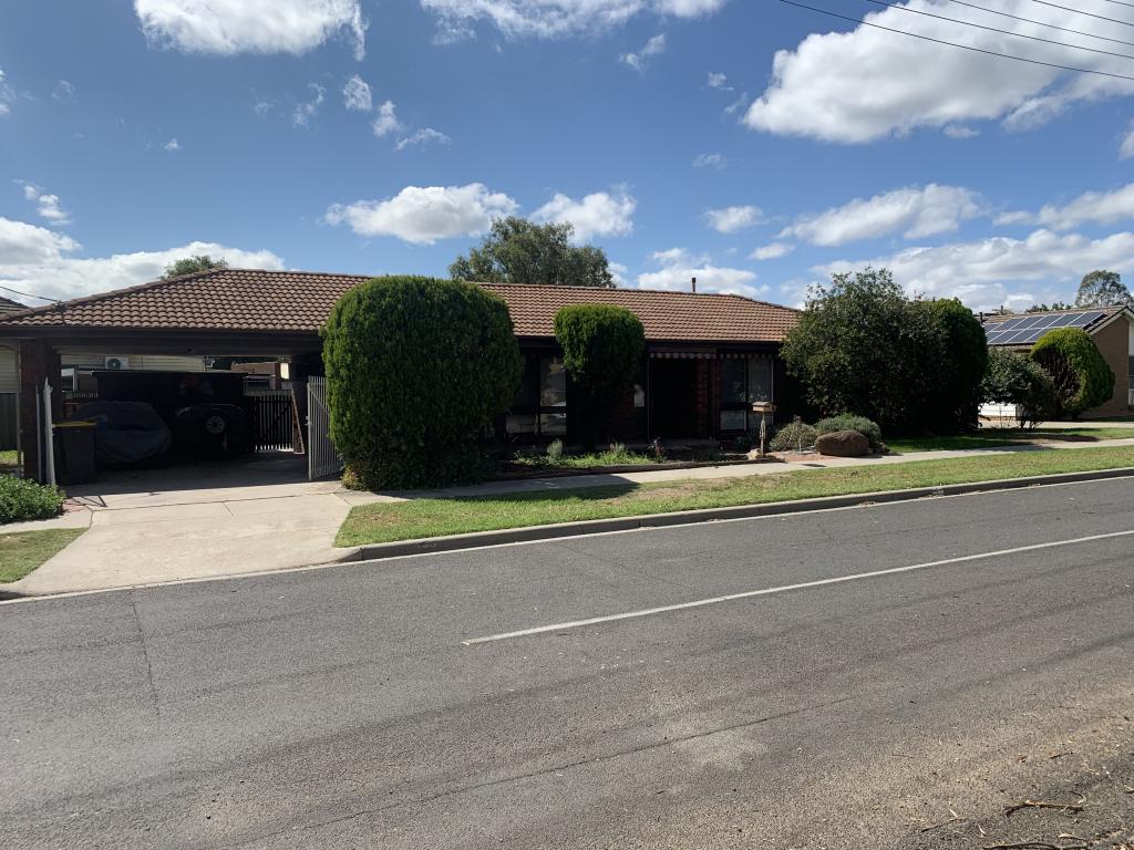 2 Derrimut Rd, Epsom, VIC 3551