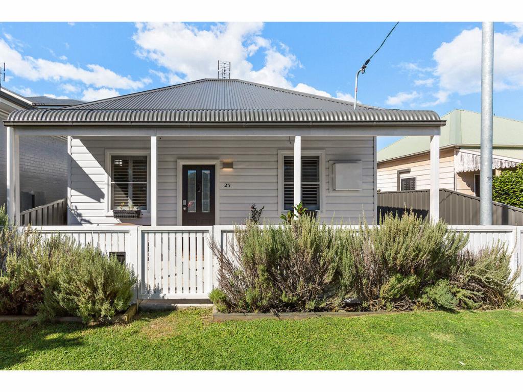 25 Clara St, Mayfield East, NSW 2304
