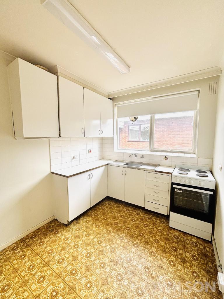 13/14 MITFORD ST, ELWOOD, VIC 3184