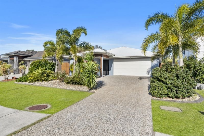 42 Foxtail Cres, Banksia Beach, QLD 4507