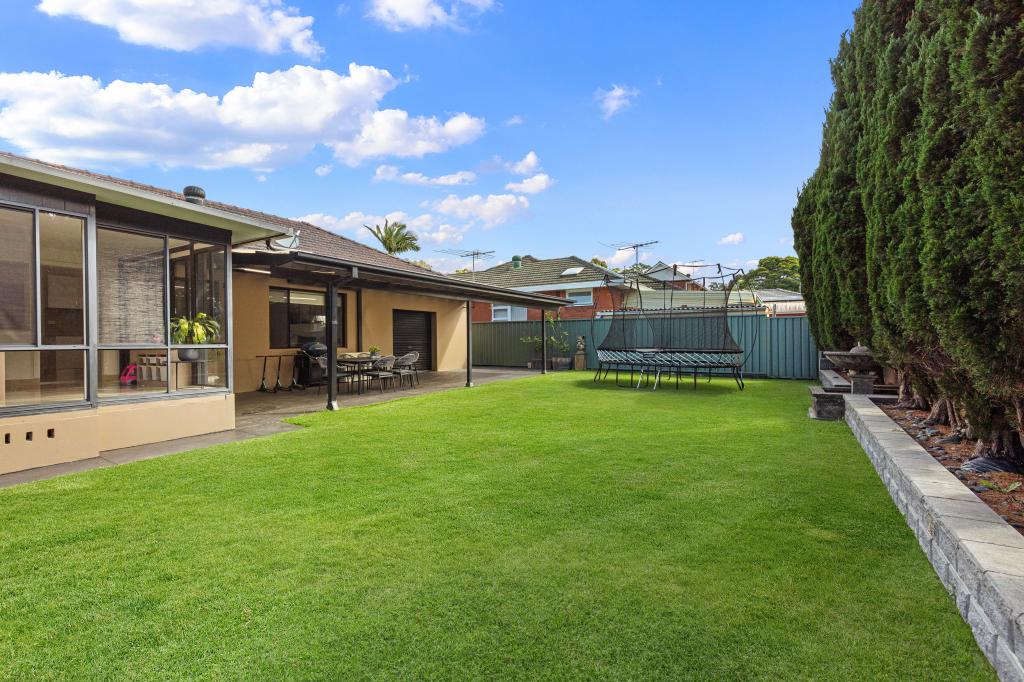2 Rainbow Pde, Peakhurst Heights, NSW 2210