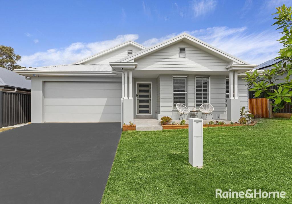 8 Catalina Pl, Badagarang, NSW 2540