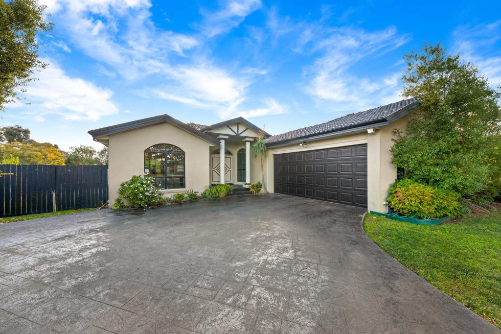 12 Forrest Pl, Taylors Lakes, VIC 3038