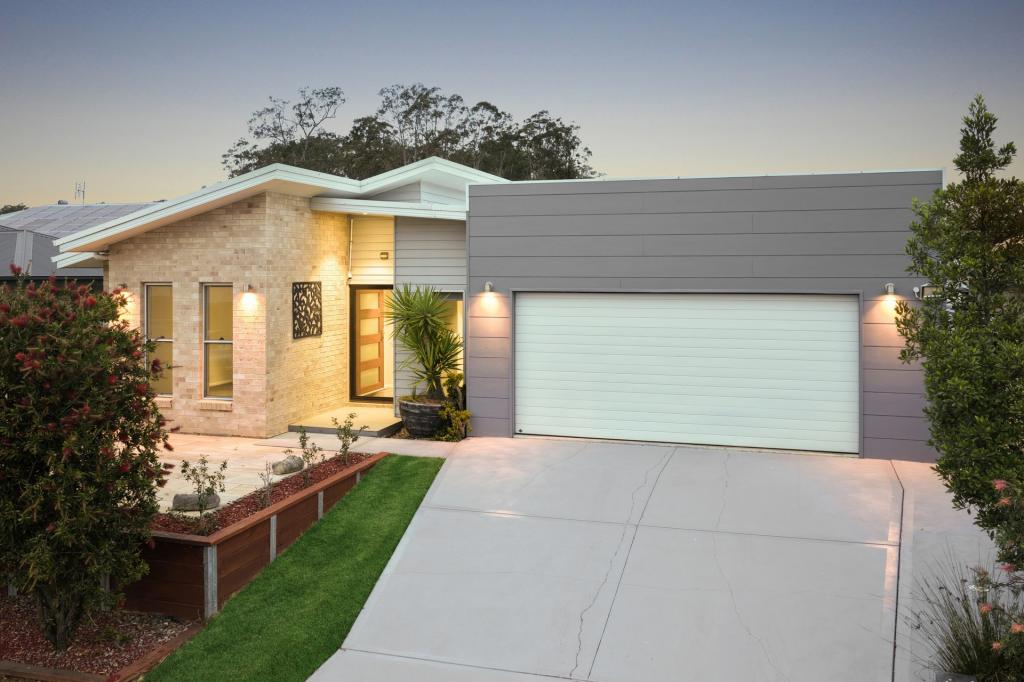 44 Settlers Rd, Wadalba, NSW 2259
