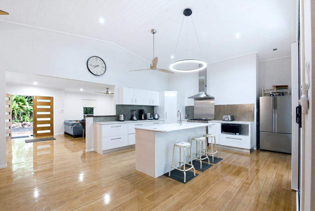 10 Dunkalli Cres, Wongaling Beach, QLD 4852