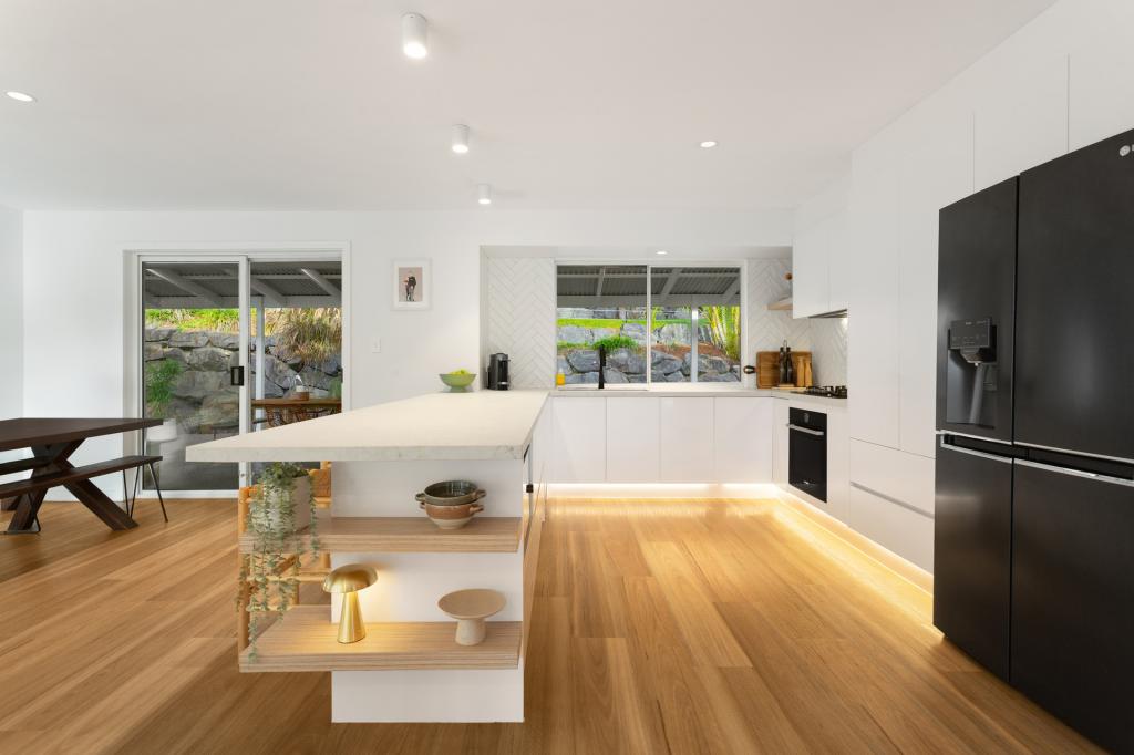 11 Rossmoyne Cl, Elanora, QLD 4221