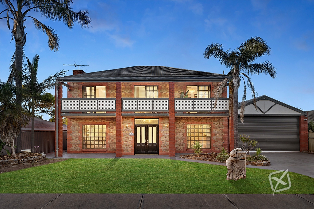 15 Lepena Cres, Hallett Cove, SA 5158