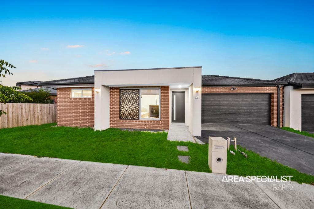 4 BROLGA ST, CLYDE NORTH, VIC 3978