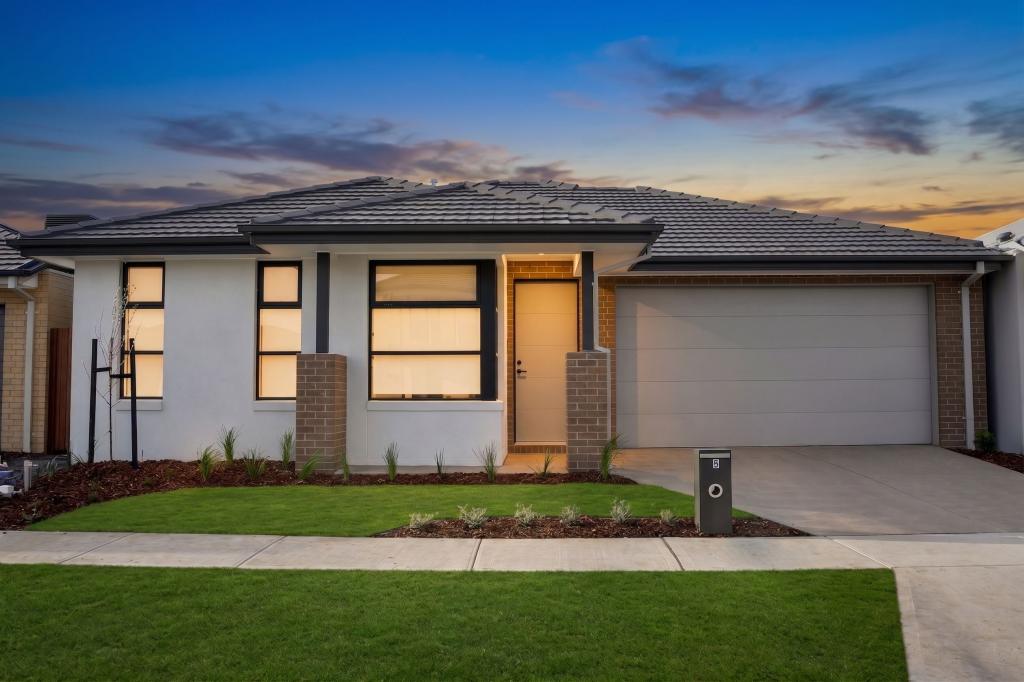 5 Castlecove St, Clyde North, VIC 3978