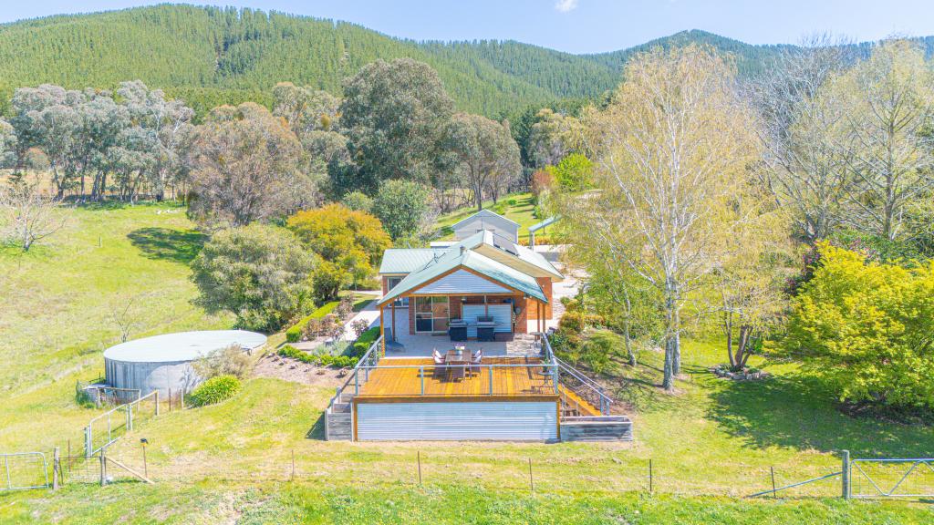 945 CARROLLS RD, MUDGEGONGA, VIC 3737