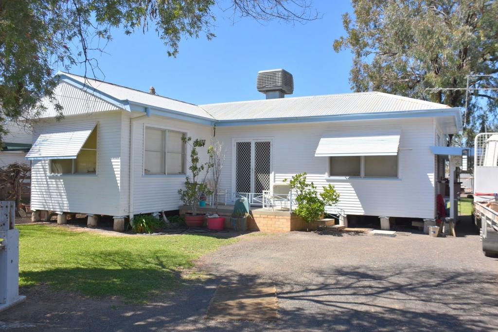 64 Dover St, Moree, NSW 2400