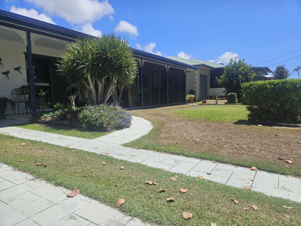 9 Bream St, Taylors Beach, QLD 4850