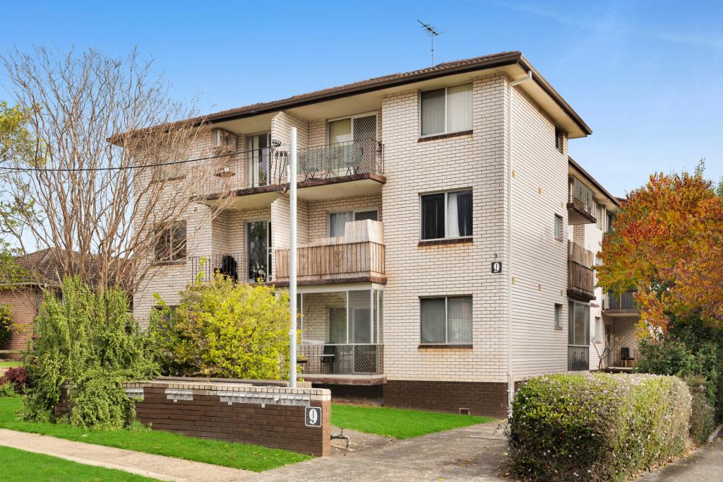 2/9 Reddall St, Campbelltown, NSW 2560