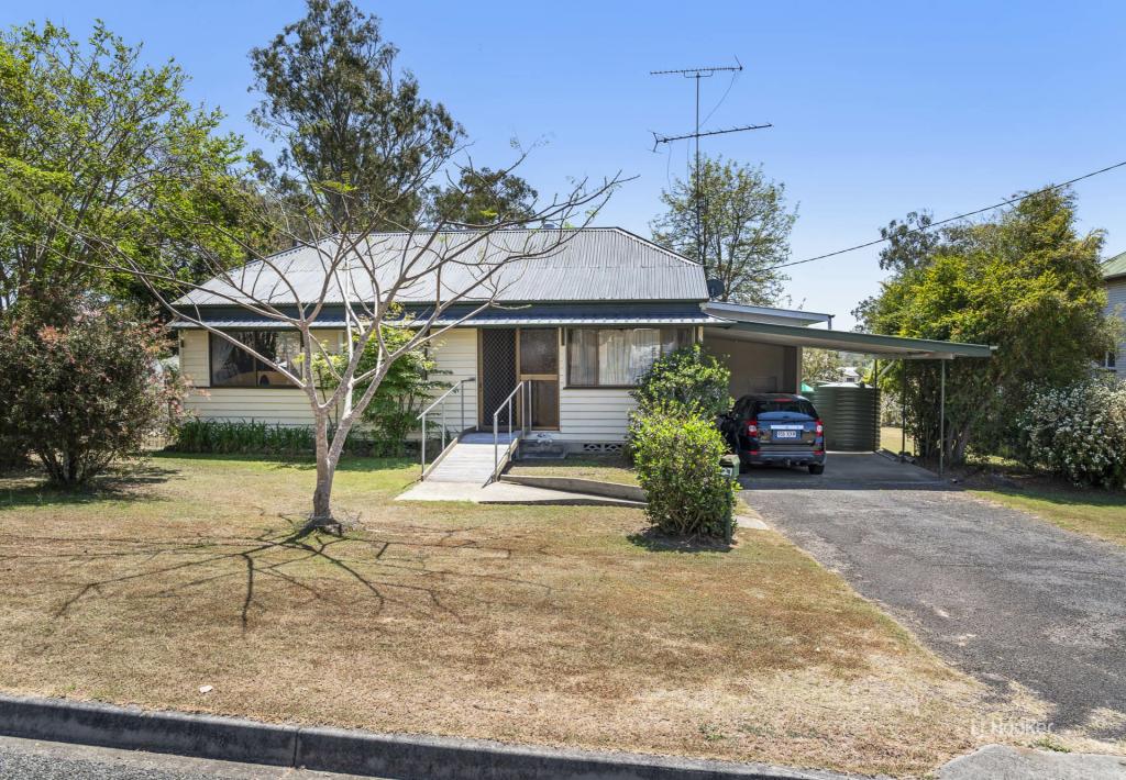 27 Bellambi St, Toogoolawah, QLD 4313