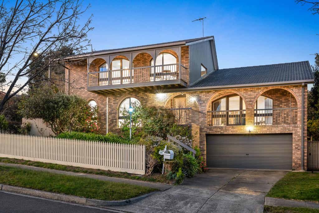 26 Stutt Ave, Doncaster, VIC 3108