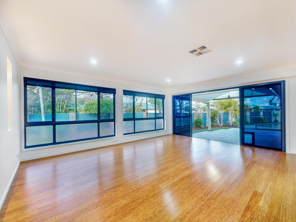 190 Tallebudgera Dr, Palm Beach, QLD 4221