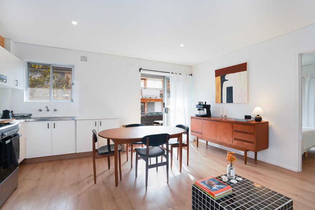 8/3 FAIRWAY CL, MANLY VALE, NSW 2093