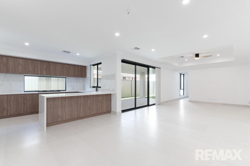 11 Surfers St, Alkimos, WA 6038