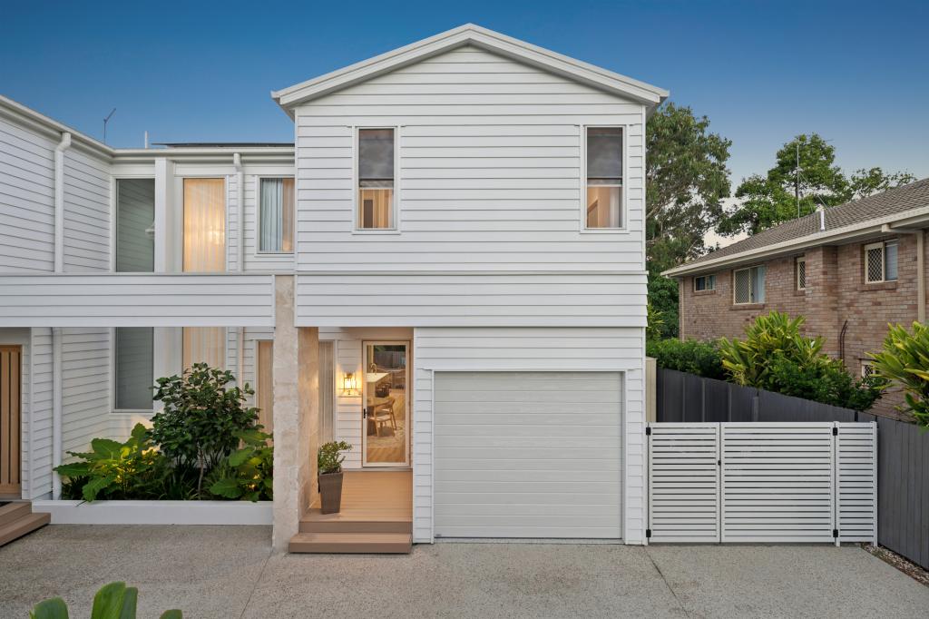 2/4a Jarnahill Dr, Mount Coolum, QLD 4573