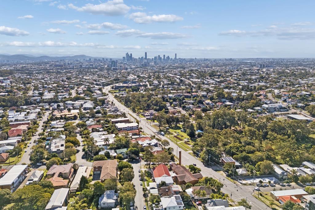 14 Agnes St, Holland Park West, QLD 4121