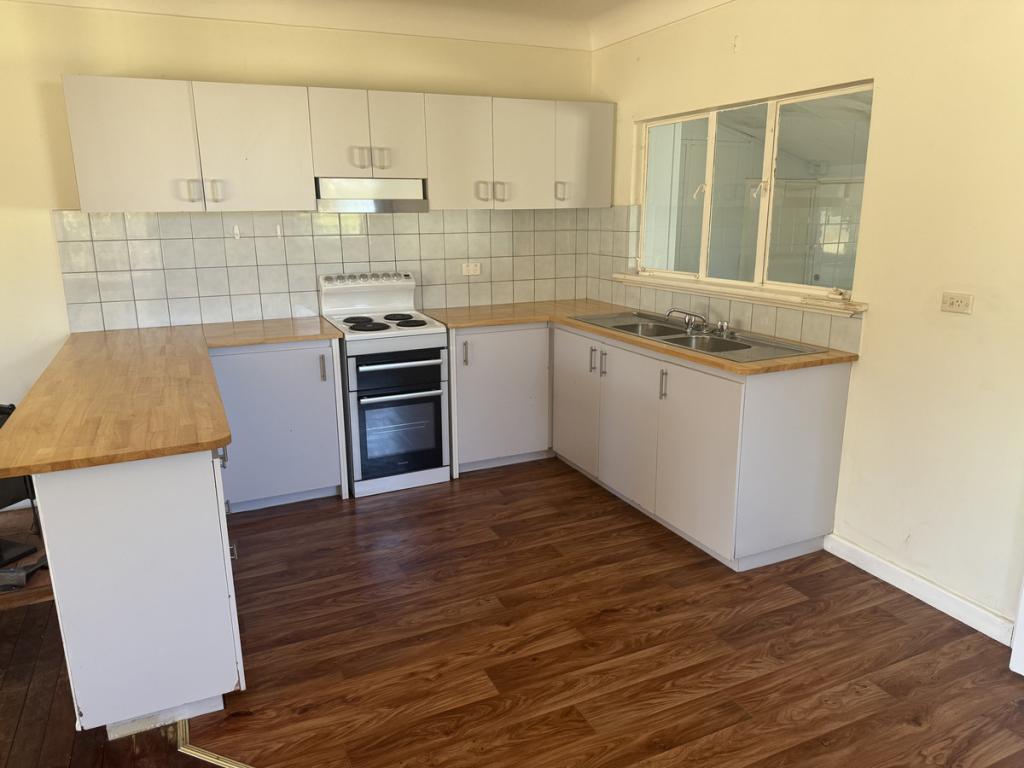 33 Gillark St, Dudley Park, WA 6210