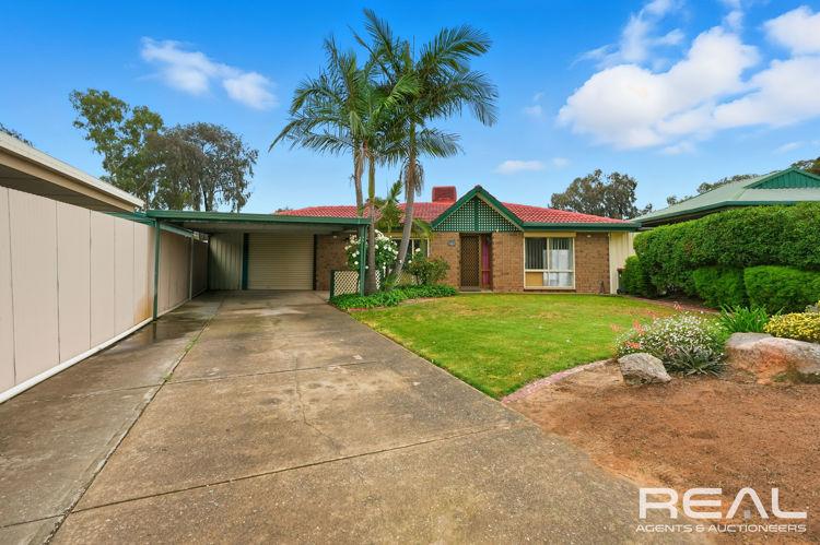 15 Lennox Dr, Paralowie, SA 5108
