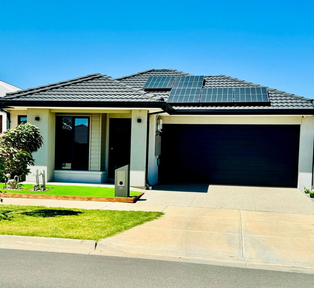 31 Goodison Gr, Mount Cottrell, VIC 3024