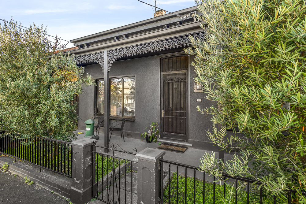 21 EARL ST, WINDSOR, VIC 3181