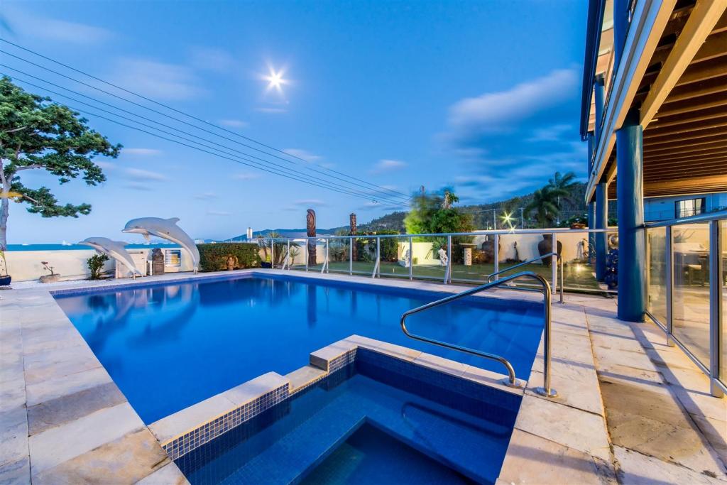 30 Coral Esp, Cannonvale, QLD 4802