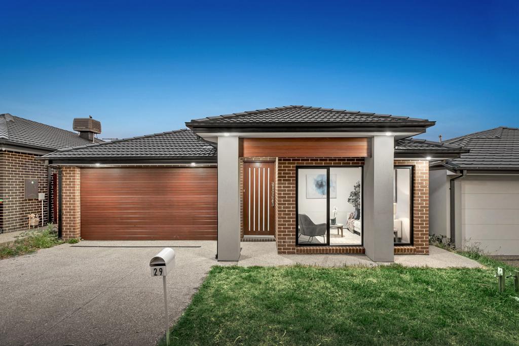 29 Kernot Pde, Clyde, VIC 3978