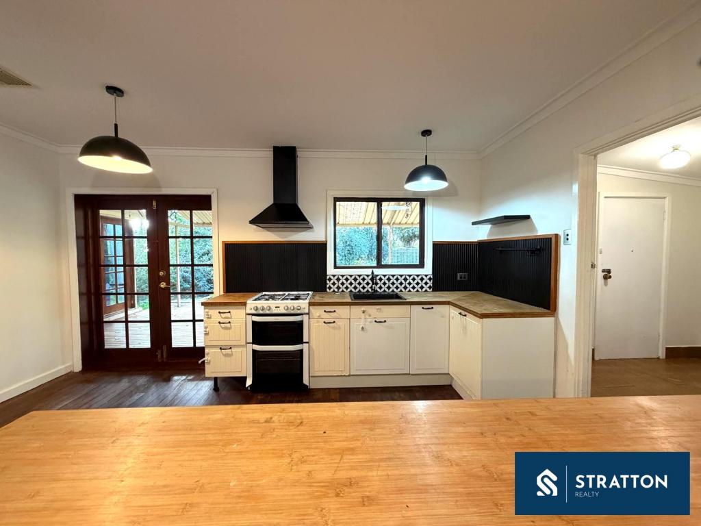 16 Steve St, Kelmscott, WA 6111