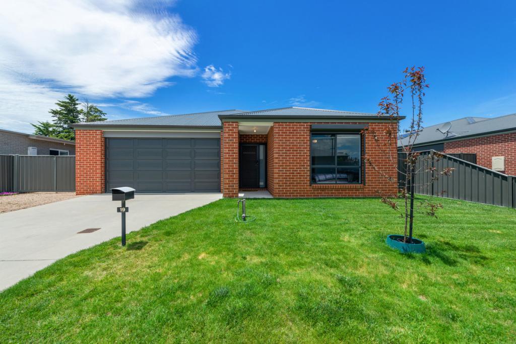 19 Page Ct, Sale, VIC 3850