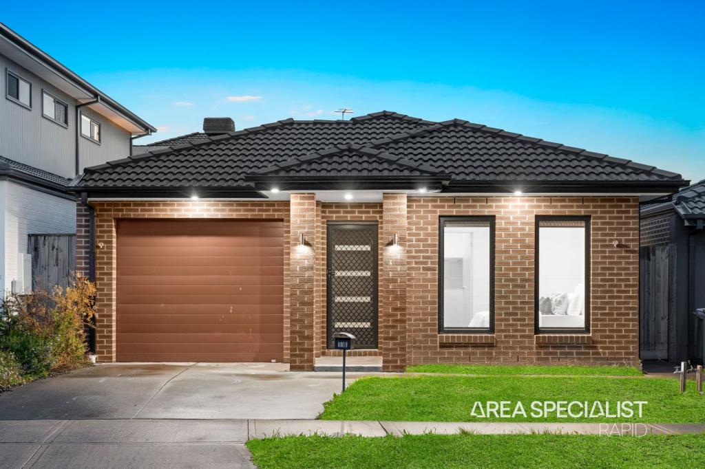 18 Dalziell Cres, Cranbourne North, VIC 3977