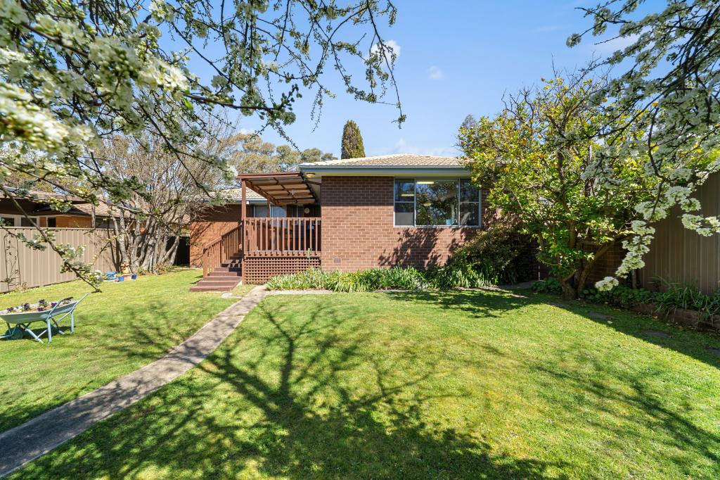 22 Dixon Dr, Holder, ACT 2611