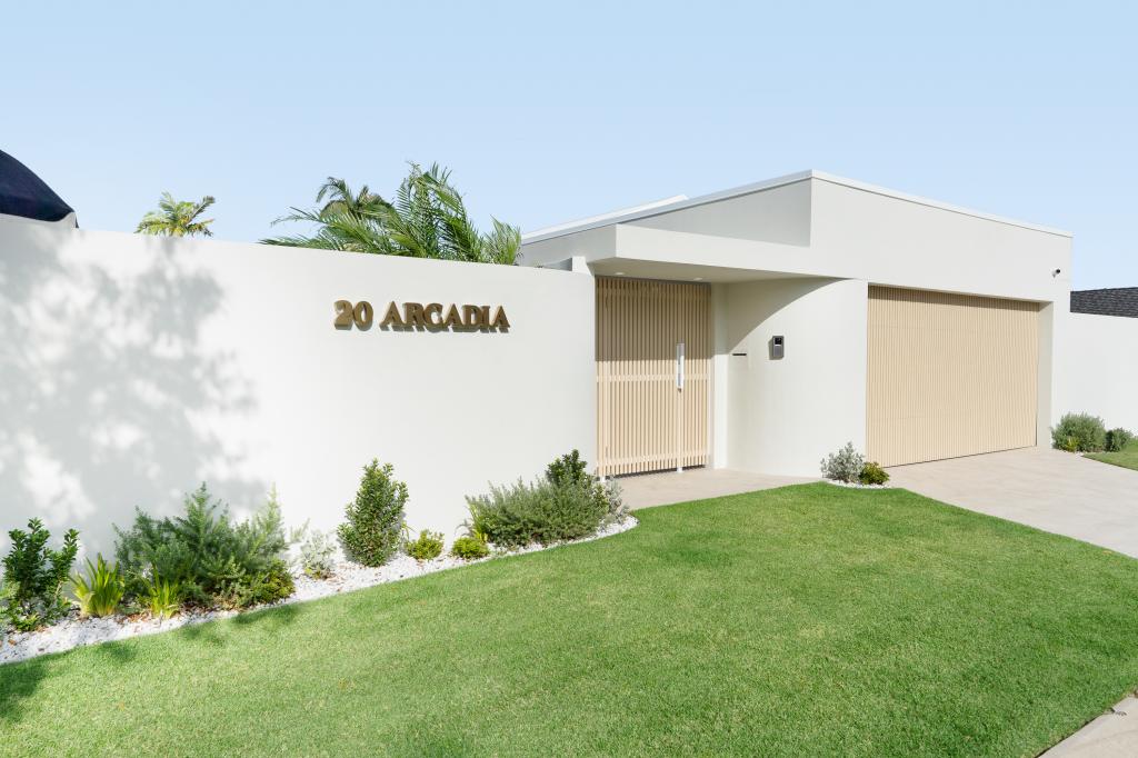 20 Arcadia Dr, Mermaid Waters, QLD 4218
