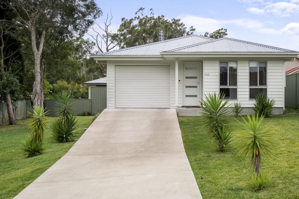 202B FREEMANS DR, MORISSET, NSW 2264