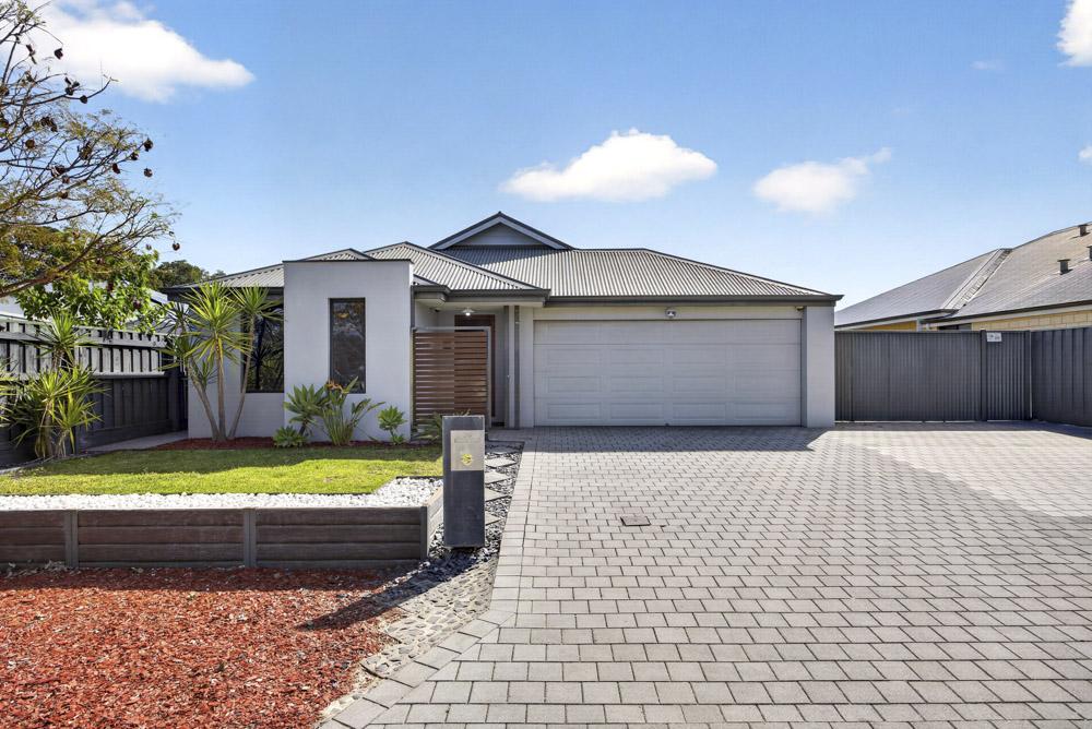 18 Jennapullin Cres, Ellenbrook, WA 6069