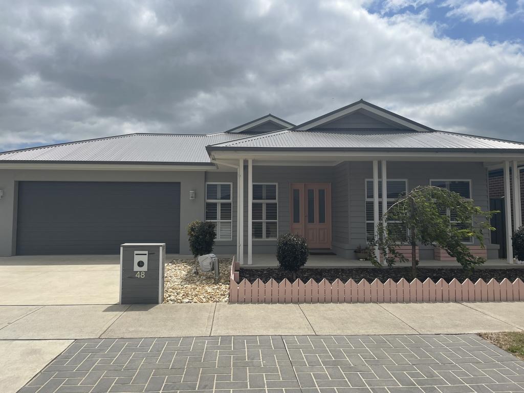 48 Surkitt Bvd, Sale, VIC 3850