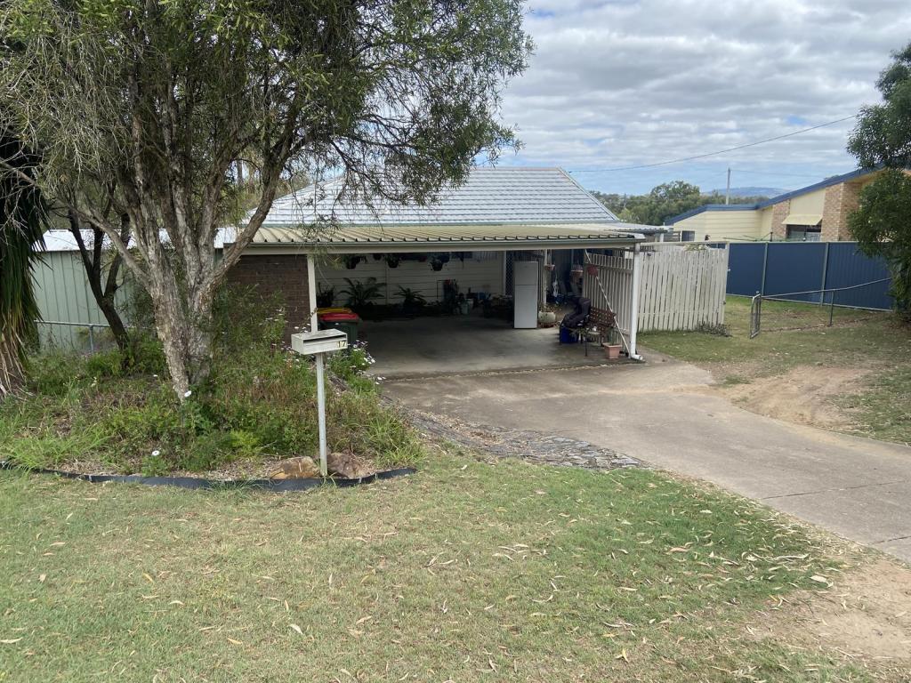 17 Hunter St, Nanango, QLD 4615