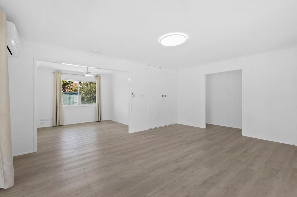 303 Cliveden Ave, Oxley, QLD 4075