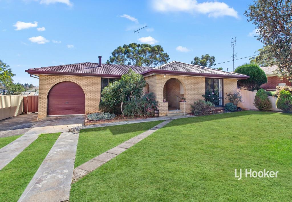 11 Mylson Ave, Broadford, VIC 3658