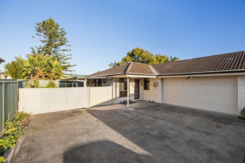 5a Nichols Ave, Gorokan, NSW 2263