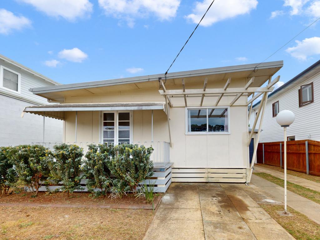 8 Bramble St, Woody Point, QLD 4019