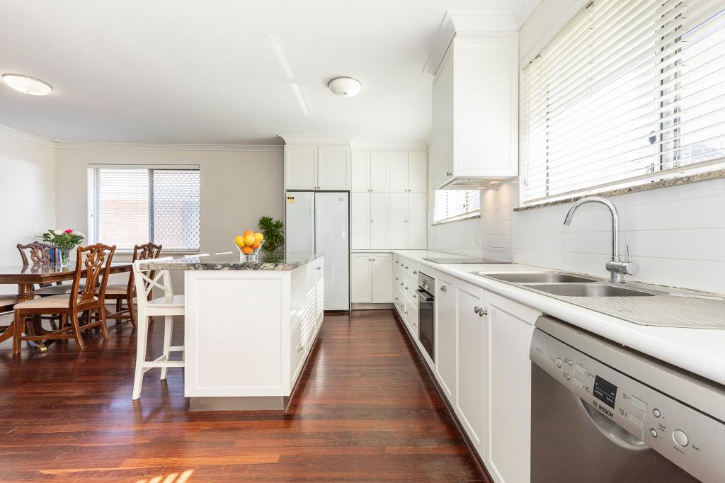2 Dover St, Mount Hawthorn, WA 6016